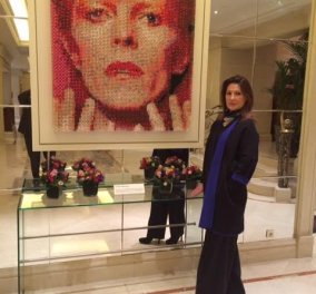   Φωτογραφήθηκα στον εκπληκτικό πίνακα με David Bowie στο κέντρο της Αθήνας 