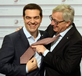 Του χρόνου θα βάλεις γραβάτα είπε ο Προκόπης Παυλόπουλος στον Αλέξη Τσίπρα