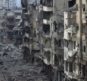 Το βίντεο που θα σας φέρει δάκρυα: Η ολοκληρωτική καταστροφή της πόλης Χομς στη Συρία 