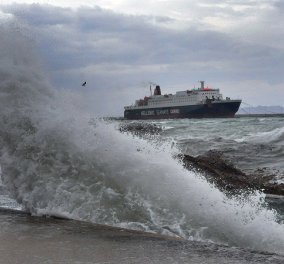 Σαρώνουν οι ισχυροί άνεμοι των 9 μποφόρ - Απαγορευτικό απόπλου από τα λιμάνια Πειραιά, Ραφήνας και Λαυρίου