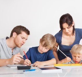 9 συνήθειες που έχουν οι γονείς των καλών μαθητών - Aυτή είναι η συνταγή της σχολικής επιτυχίας