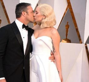 Oscars 2016: Το καυτό φιλί της Lady Gaga στον αρραβωνιαστικό της! Φωτό