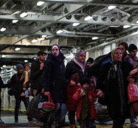 Το αδιαχώρητο και στο λιμάνι του Πειραιά - 1.134 πρόσφυγες θα περιμένουν εγκλωβισμένοι - ΒΙΝΤΕΟ