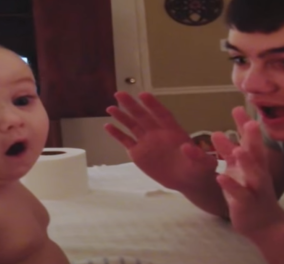 Το βίντεο της ημέρας: Το αξιολάτρευτο μωράκι κάνει χαρούλες εντυπωσιασμένο όταν βλέπει αυτό το μαγικό κόλπο! 