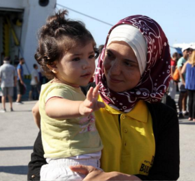 Γέμισε το λιμάνι με νέες “καραβιές” προσφύγων - “Σκοτωμός” με επιτήδειους: 4.000 το κεφάλι για Γερμανία 
