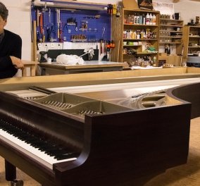 Μοναδικό – Επαναστατικό: Το πρώτο πιάνο με 102 αντί 88 πλήκτρα έφτιαξε Γάλλος μηχανικός – Φανταστικός ήχος 