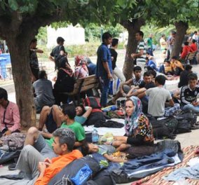 Φρίκη στην πλατεία Βικτωρίας: «Ψωνίζουν» ανήλικους πρόσφυγες για σεξ με 10 ευρώ, ψωμί με χλωρίνη, τουαλέτα επί πληρωμή
