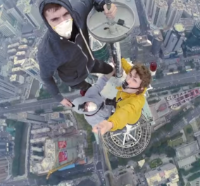 Smile Βίντεο: Δυο τρελοί Ρώσοι ανέβηκαν σε ουρανοξύστη 360 μέτρων για μια selfie