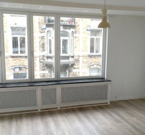Οι πρώτες εικόνες από το διαμέρισμα των τζιχαντιστών στις Βρυξέλλες - Στη δημοσιότητα μόλις τώρα  