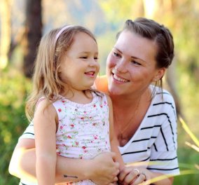 Σπαρακτική απόφαση: Το ημερολόγιο μιας 29χρονης μητέρας στο 4ο στάδιο καρκίνου για την κορούλα της  
