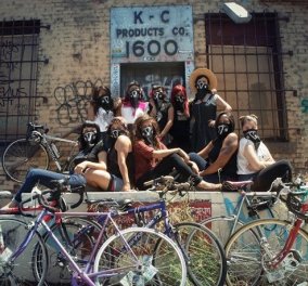 Φεμινίστριες πάνω σε δυο ρόδες: Η θηλυκή συμμορία με τα ποδήλατα στο Λος Άντζελες