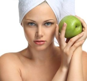 Μια απίθανη μάσκα μήλου για λιπαρό και κουρασμένο δέρμα: Φτιάξτε το μόνοι σας εύκολα & φτηνά