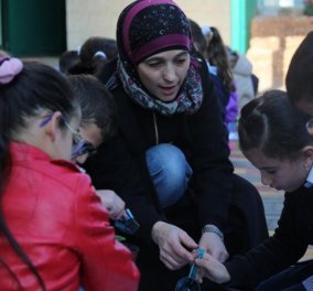Τοp Woman η Χανάν Αλ Χρουμπ: Ανακηρύχθηκε καλύτερη δασκάλα του κόσμου - 1 εκ. δολ. θα λάβει η Παλαιστίνια 