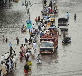 Πνίγηκε το Πακιστάν: Τουλάχιστον 28 νεκροί από κατακλυσμιαίες βροχές - Δεκάδες εγκλωβισμένοι σε ορυχείο