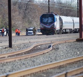 Συναγερμός στις ΗΠΑ για εκτροχιασμό τρένου με 341 επιβάτες - Συγκρούστηκε με εκσκαφέα - Πληροφορίες για νεκρούς
