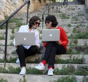 Top Women οι Κατερίνα Χρυσανθοπούλου & Έλενα Ζαμπέλη: Δημιουργοί μιας πλατείας - Νέο αρχιτεκτονικό διαμάντι στο Κάστρο της Μονεμβασιάς   