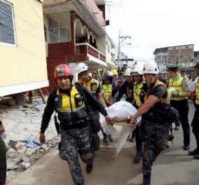 Συγκλονιστικές φωτογραφίες: Ισοπεδώθηκε ο Ισημερινός από τα 7,8 Ρίχτερ -  272 νεκροί & 2.068 τραυματίες
