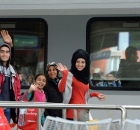 Πρόσφυγας καλλονή  φτάνει στην Γερμανία: Οι πρώτες 3 οικογένειες της συμφωνίας ΕΕ - Τουρκίας 