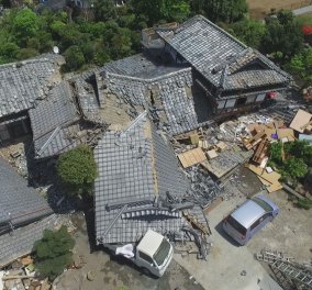 Με τα "μάτια" ενός drone: Απίστευτες εικόνες καταστροφής από τους σεισμούς στη νότια Ιαπωνία (Βίντεο)