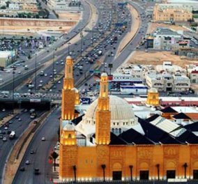 Βίντεο: Ο Σαουδάραβας πατέρας άφησε τον μικρό γιό του να οδηγεί με 111 μίλια την ώρα σε αυτοκινητόδρομο!
