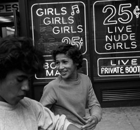 Vintage pics από την πορνεία στην Times Square του 1970 - Αγόρια - κότες, άντρες κοτοκυνηγοί 