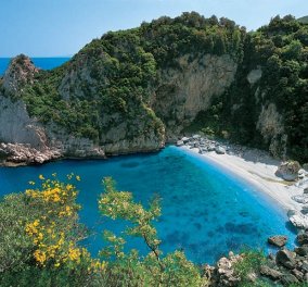 Guardian: Η Φακίστρα Πηλίου στις πιο εντυπωσιακές παραλίες στον κόσμο