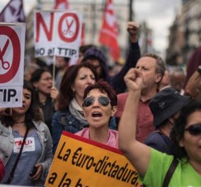 Χιλιάδες Ισπανοί βγήκαν στου δρόμους ζητώντας "αξιοπρέπεια"