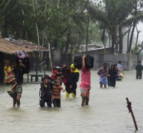 Χάος στο Μπαγκλαντές από τον τυφώνα Ροάνου: Μισό εκατομμύριο άνθρωποι εγκατέλειψαν τις εστίες τους - Τουλάχιστον 23 νεκροί 