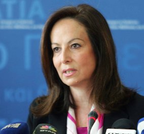Η Άννα Διαμαντοπούλου δηλώνει: «Δεν έχω καμία σχέση με τα Panama Papers» 