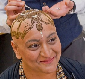 Συγκινητικό: Καλλιτέχνιδα δημιουργεί κορώνες από χένα σε γυναίκες που έχασαν τα μαλλιά τους από καρκίνο