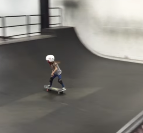Μια απίθανη 6χρονη που εντυπωσιάζει με τις ικανότητές της στο skateboard (Βίντεο)  