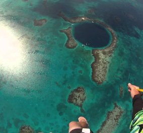 Βίντεο: Αυτή είναι η «Μεγάλη Μπλε Τρύπα» που καθηλώνει - Απολαύστε την από ύψος 13.500 ποδιών