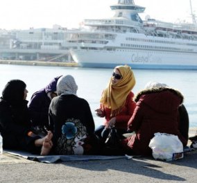 Στους 2.135 οι μετανάστες & πρόσφυγες που φιλοξενούνται στο λιμάνι του Πειραιά  