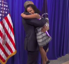 Βίντεο: Όλο εκπλήσσει με την χαλαρότητα του ο Ομπάμα -Συναντήθηκε με 8χρονη & έγινε χαρούμενο παιδί   