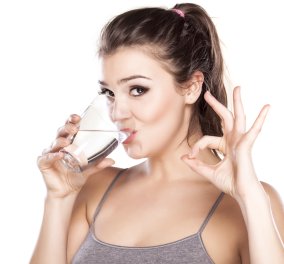 5 δυνατά σημάδια που στέλνει το σώμα μας, όταν δεν πίνουμε αρκετό νερό - Θα εκπλαγείτε‏