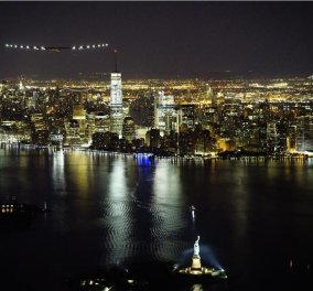 Το ηλιακό αεροσκάφος κατέκτησε τους αιθέρες της Νέας Υόρκης: Εντυπωσιακές φωτό