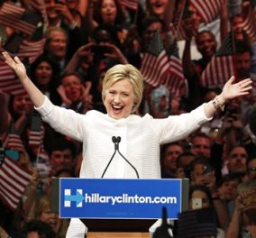 Η Χίλαρι Κλίντον έγραψε ιστορία: Έγινε η πρώτη γυναίκα υποψήφια για τον Λευκό Οίκο 