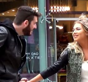 Ξεκαρδιστικό! Έλληνας θεούλης δείχνει on camera πως φλερτάρουν στους δρόμους της Αγγλίας - Το βίντεο που ''τα σπάει''