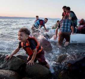 Κομισιόν: Με «εξαιρετικά αργούς» ρυθμούς οι μετεγκαταστάσεις προσφύγων 