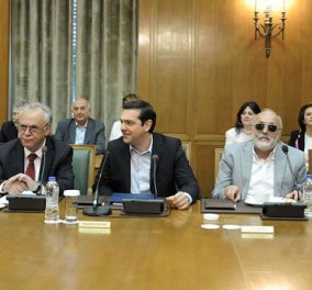 Τσίπρας στους υπουργούς: Τις επόμενες μέρες η εκ νέου αποδοχή των ελληνικών ομολόγων από την ΕΚΤ