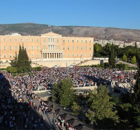 Όλες οι φωτό & τα βίντεο από τις συγκεντρώσεις #Παραιτηθείτε σε Αθήνα & Θεσσαλονίκη
