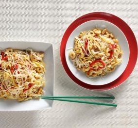 Εξωτική συνταγή με φτηνά υλικά! Noodles με γαρίδες και αυγό από την θαυμάσια σεφ Νένα Ισμυρνόγλου