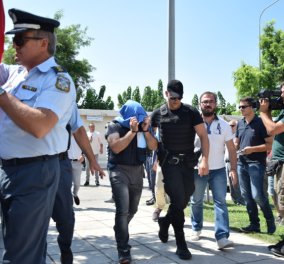 Στον εισαγγελέα Αλεξανδρούπολης οι 8 Τούρκοι στρατιωτικοί - Τουρκάλα τρανσέξουαλ τους αποδοκίμασε