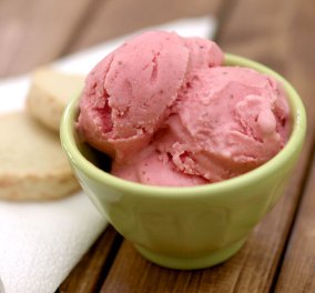Θαύμα! Φτιάξτε το τέλειο παγωτό σε 45 δευτερόλεπτα και χωρίς παγωτομηχανή!