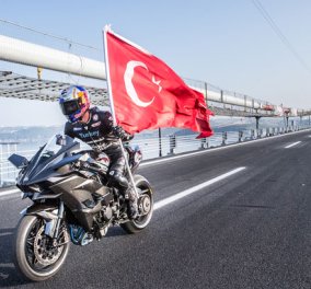 Βίντεο - Έσπασε κάθε ρεκόρ: Ο Κενάν Σοφουόγλου έτρεξε με μοτοσικλέτα 400 χλμ. την ώρα σε γέφυρα στην Τουρκία