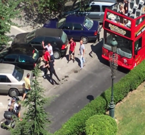 Άγριος καυγάς στη μέση του δρόμου στη Θεσσαλονίκη (βίντεο): Οδηγός λεωφορείου "παίζει μποξ" με οδηγό ΙΧ