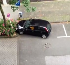 Δεν το έχει...:Aπελπισμένη οδηγός προσπαθεί επί 6 λεπτά να παρκάρει (βίντεο) - Τα κατάφερε τελικά;
