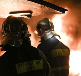 Πυρκαγιά ξέσπασε σε διαμέρισμα στον Πειραιά - Απεγκλωβισμός 4 ατόμων 