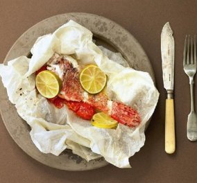 Μοναδική καλοκαιρινή συνταγή: Ψάρι σκορπιός σιγοψημένο με κίτρινη κολοκύθα και δυόσμο