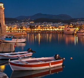 Το Ρέθυμνο από ψηλά: Με το λιμάνι που χόρεψε ο Ζορμπάς & την εκπληκτική «Φορτέτζα» του (βίντεο)